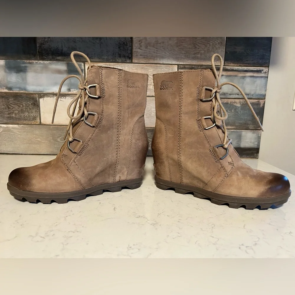 EUC Sorel Joan of Arctic Brown Leather Lace-Up Wedge Boots - Picture 9 of 12